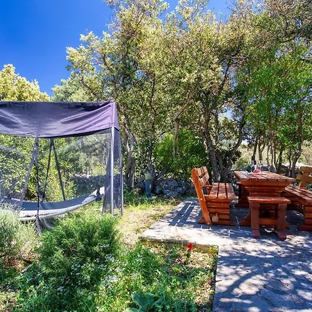 San With Heated Pool, Traditional Surroundings, 3-bedrooms *