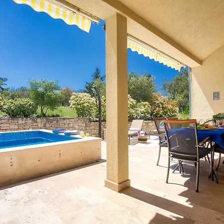 Villa San With Heated Pool, Traditional Surroundings, 3-bedrooms *